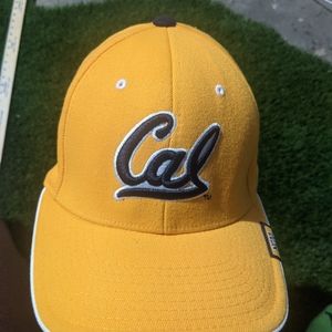 ZHATS California Golden Bears Embroided One Size Fits All Cap